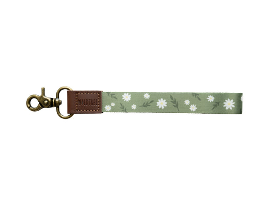 Daisy Wristlet keychain with white background