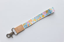Load image into Gallery viewer, Summer floral wristlet keychain with silver hook
